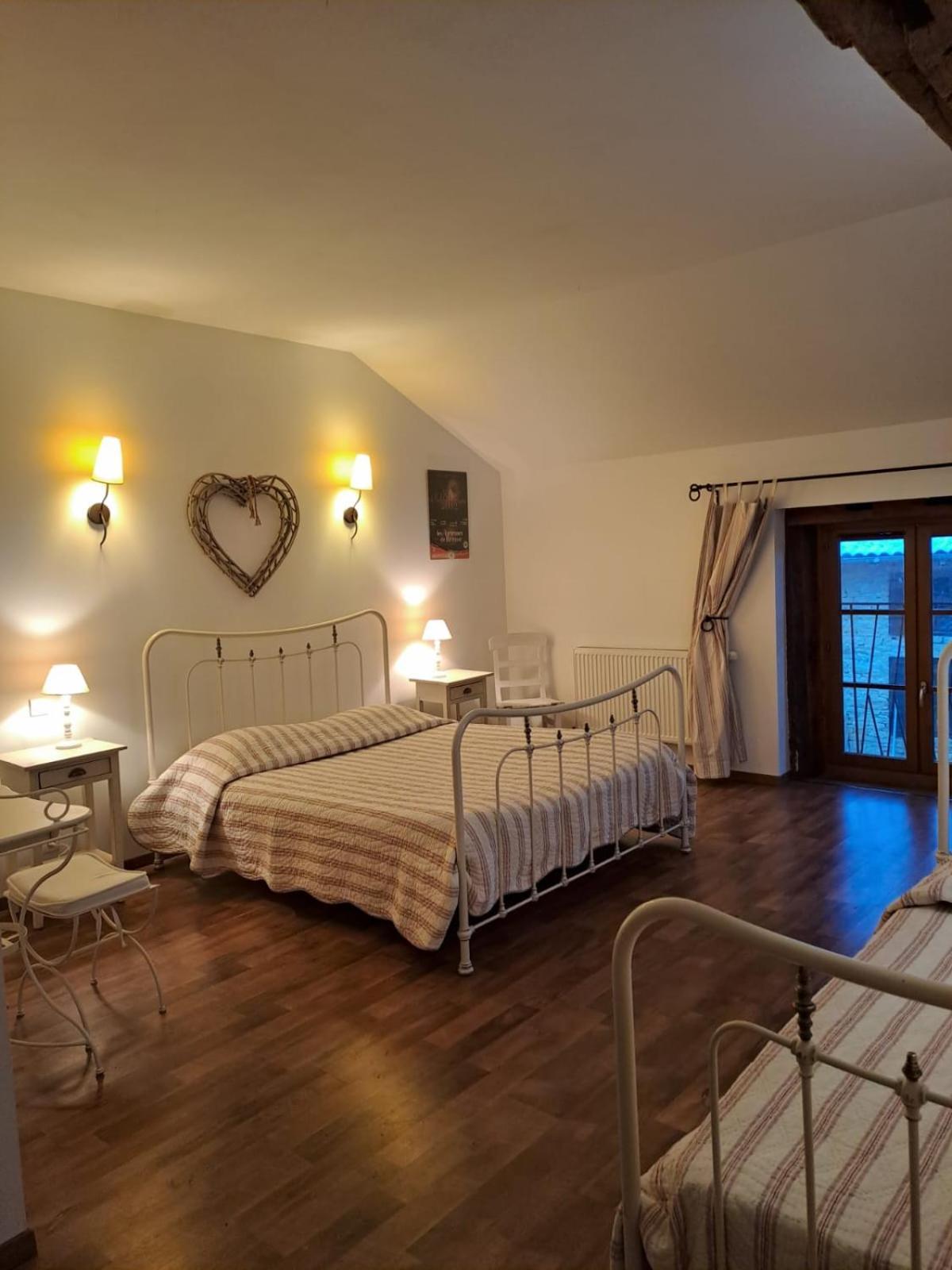 Bed and Breakfast Le Moulin Du Fay Villemotier Exterior foto